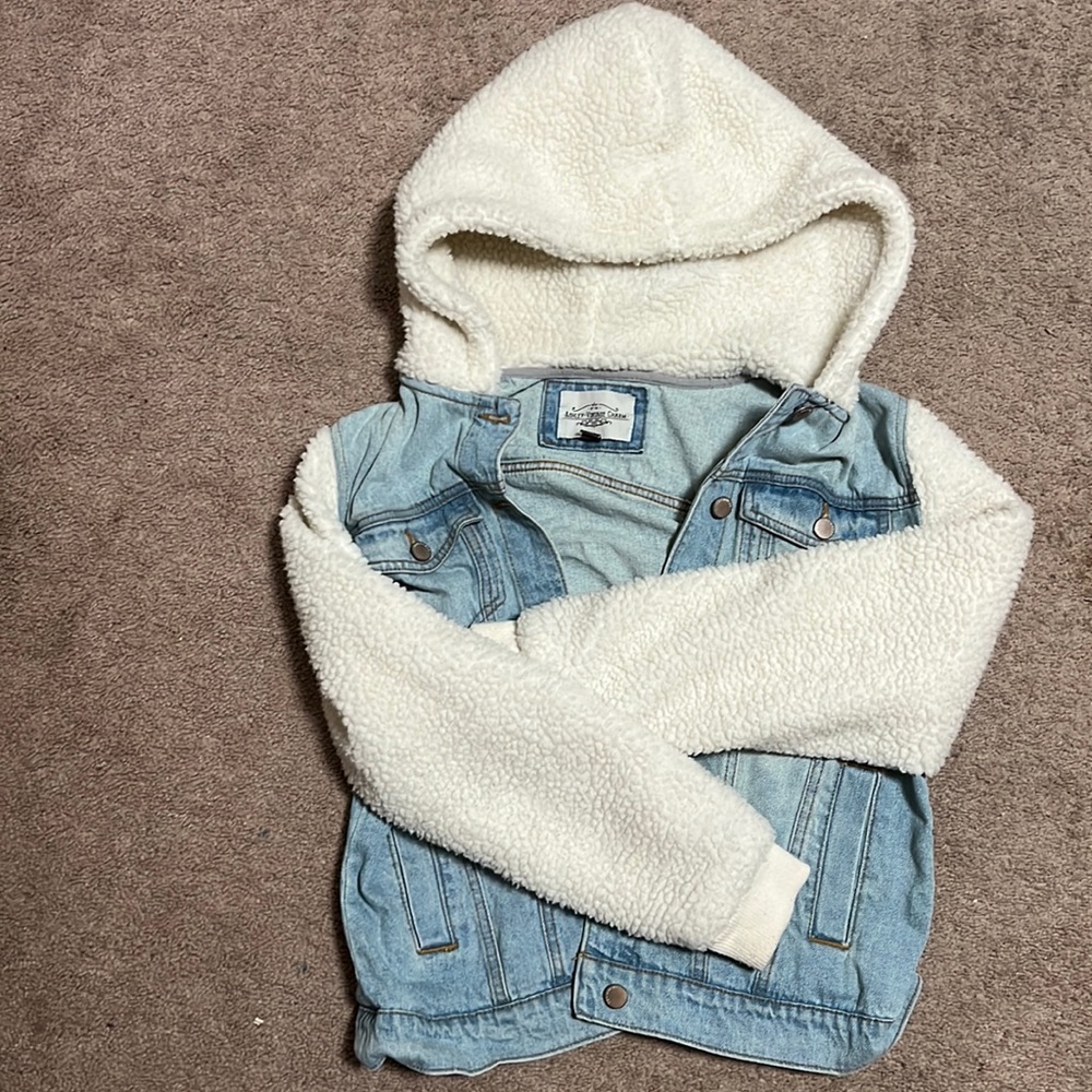 Fur sleeve jean jacket